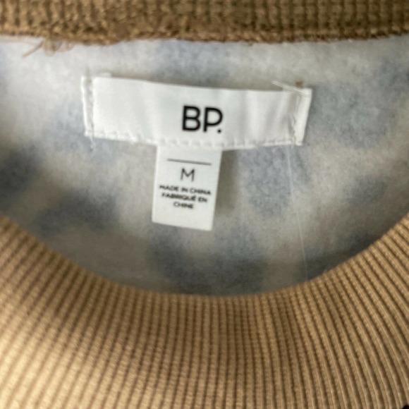 $49 Bp Womens Mock Neck Graphic Sweatshirt In Tan Simple Leopard Print SZ-Medium - Picture 9 of 9